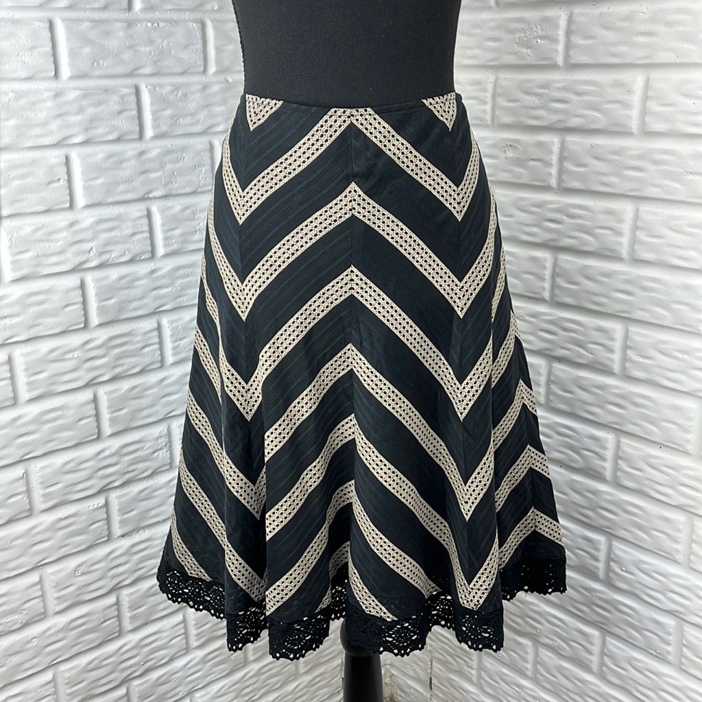 Ann Taylor A Line Chevron Skirt Black With Brown Crochet 100% Cotton Sz 2